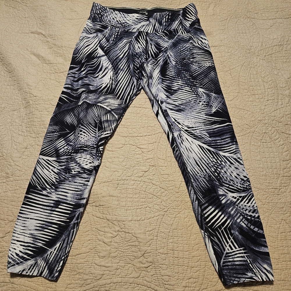 Calvin Klein Performance Capri Leggings | Large